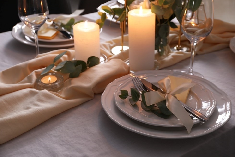 The Ultimate Scented Candle Pairings For The Perfect Dinner Party - Set Table